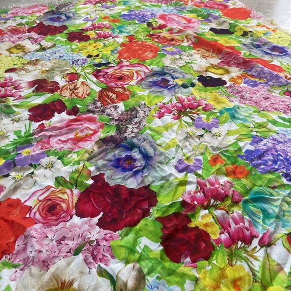 Large Floral Frayed Scarf/Sarong - Picture 6 of 8